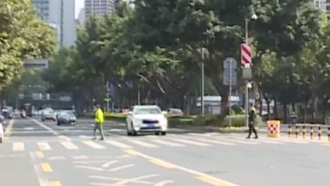 幸福成都 美在文明丨守护斑马线上的文明 成都交警出新招